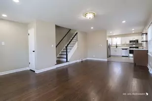 447 S Elmhurst Rd, Mount Prospect, IL 60056 - Photo 2