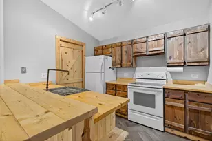 350 Leah Ln, Woodstock, IL 60098 - Photo 4