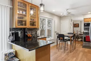 454 Stone Pl, Wheeling, IL 60090 - Photo 6