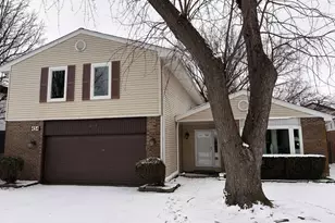 454 Stone Pl, Wheeling, IL 60090 - Photo 1