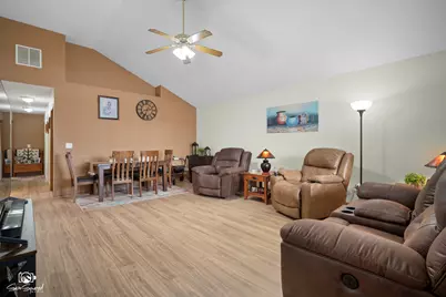 107 Eastern Illinois Street, Saint Anne, IL 60964 - Photo 2