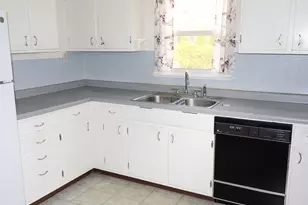 424 W Bluff St, Streator, IL 61364 - Photo 8