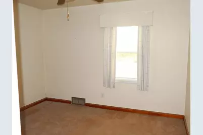 424 W Bluff Street, Streator, IL 61364 - Photo 12