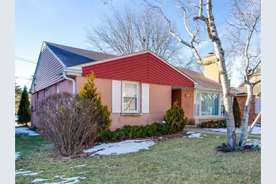 210 S Wa Pella Avenue, Mount Prospect, IL 60056 - Photo 2