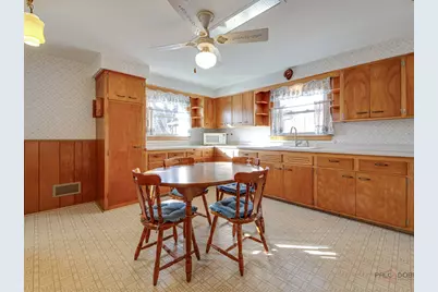 210 S Wa Pella Avenue, Mount Prospect, IL 60056 - Photo 10