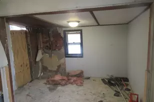 113 N Spring St, Franklin Grove, IL 61031 - Photo 4