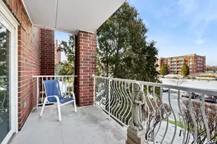 7041 W Touhy Ave, Niles, IL 60714 - Photo 18