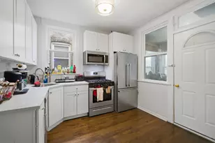 4045 W Nelson St, Chicago, IL 60641 - Photo 8