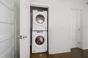 4045 W Nelson St, Chicago, IL 60641 - Photo 22