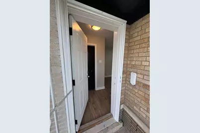 1021 W Vermont Avenue, Chicago, IL 60827 - Photo 2