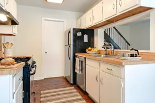 254 Sunset Ct, Vernon Hills, IL 60061 - Photo 4