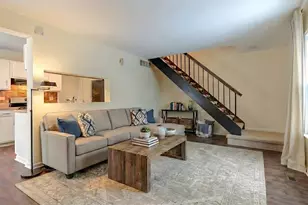 254 Sunset Ct, Vernon Hills, IL 60061 - Photo 2