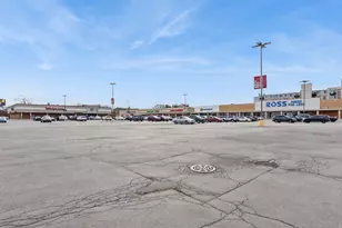 2306 W Jarvis Ave, Chicago, IL 60645 - Photo 18