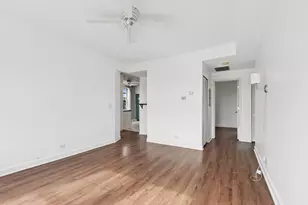 2306 W Jarvis Ave, Chicago, IL 60645 - Photo 4