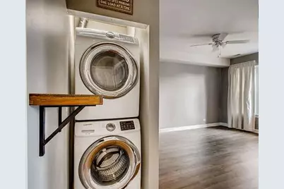 2306 W Jarvis Avenue #3, Chicago, IL 60645 - Photo 4