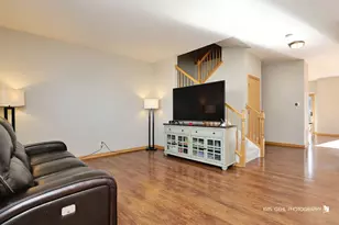 799 S Waterbury Dr, Round Lake, IL 60073 - Photo 2