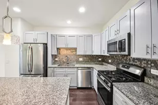 905 Times Square Dr, Aurora, IL 60504 - Photo 12