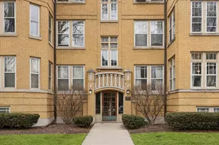 38 Washington Blvd, Oak Park, IL 60302 - Photo 2