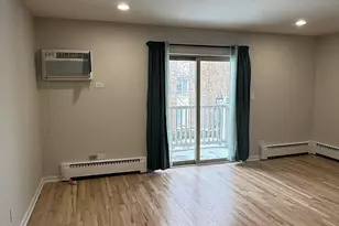 2411 N Kennicott Dr, Arlington Heights, IL 60004 - Photo 6