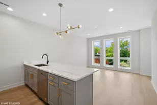 3715 S Giles Ave, Chicago, IL 60653 - Photo 6