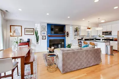 813 N Bishop Street #2, Chicago, IL 60642 - Photo 2