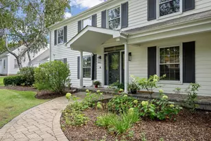 743 S Country Dr, Barrington, IL 60010 - Photo 2