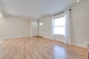 233 Winfield Ct, Vernon Hills, IL 60061 - Photo 4