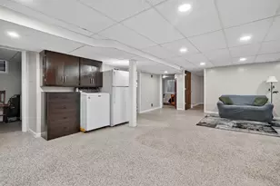 203 S See-Gwun Ave, Mount Prospect, IL 60056 - Photo 20