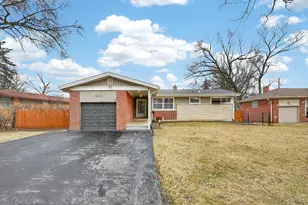 203 S See-Gwun Ave, Mount Prospect, IL 60056 - Photo 2