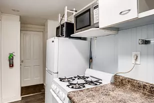 426 N Lake St, Aurora, IL 60506 - Photo 6