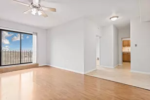 4520 N Clarendon Ave, Chicago, IL 60640 - Photo 2