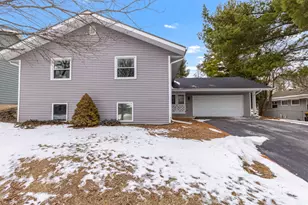 2035 Stornway Dr, Rockford, IL 61107 - Photo 2