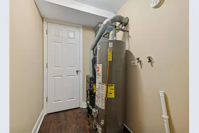 [Address not provided], Carpentersville, IL 60110 - Photo 14