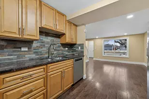 [Address not provided], Carpentersville, IL 60110 - Photo 10