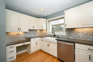 0S340 Forest St, Winfield, IL 60190 - Photo 6