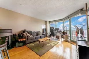 111 W Maple St, Chicago, IL 60610 - Photo 8