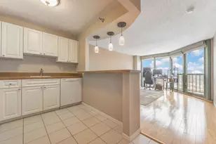 111 W Maple St, Chicago, IL 60610 - Photo 2