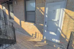 115 E 60th St, Chicago, IL 60637 - Photo 2
