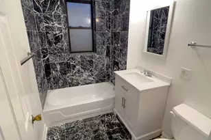 115 E 60th St, Chicago, IL 60637 - Photo 4