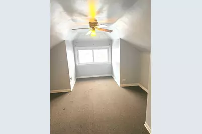 8352 S Phillips Avenue, Chicago, IL 60617 - Photo 16