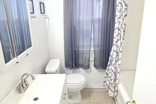 8352 S Phillips Ave, Chicago, IL 60617 - Photo 18