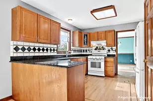 2215 Crystal Cir, Crystal Lake, IL 60012 - Photo 18