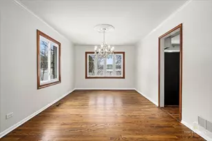 931 Canterbury Dr, Schaumburg, IL 60195 - Photo 8