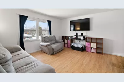 34 S Chestnut Court, Glenwood, IL 60425 - Photo 2