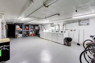 6828 N Greenview Ave, Chicago, IL 60626 - Photo 16