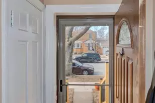 9857 S Hamlin Ave, Evergreen Park, IL 60805 - Photo 6