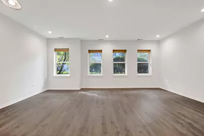 948 W 15th Place #1B, Chicago, IL 60608 - Photo 2