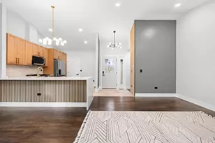 531 Lasalle Ln, Buffalo Grove, IL 60089 - Photo 2