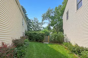 1356 Larchmont Dr, Buffalo Grove, IL 60089 - Photo 14