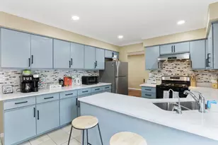 1356 Larchmont Dr, Buffalo Grove, IL 60089 - Photo 18